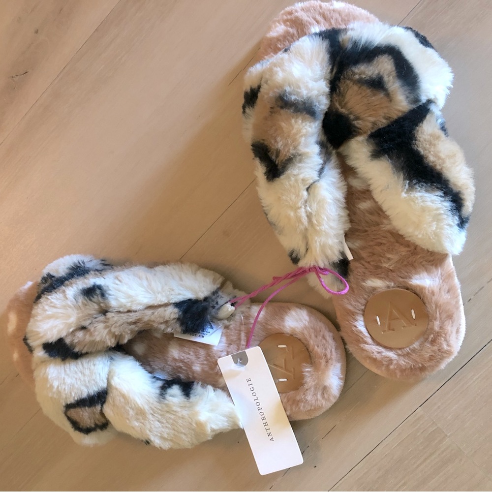 NEW WITH TAGS Anthropologie Fownes Lexie Leopard Animal Print Faux Fur Slippers